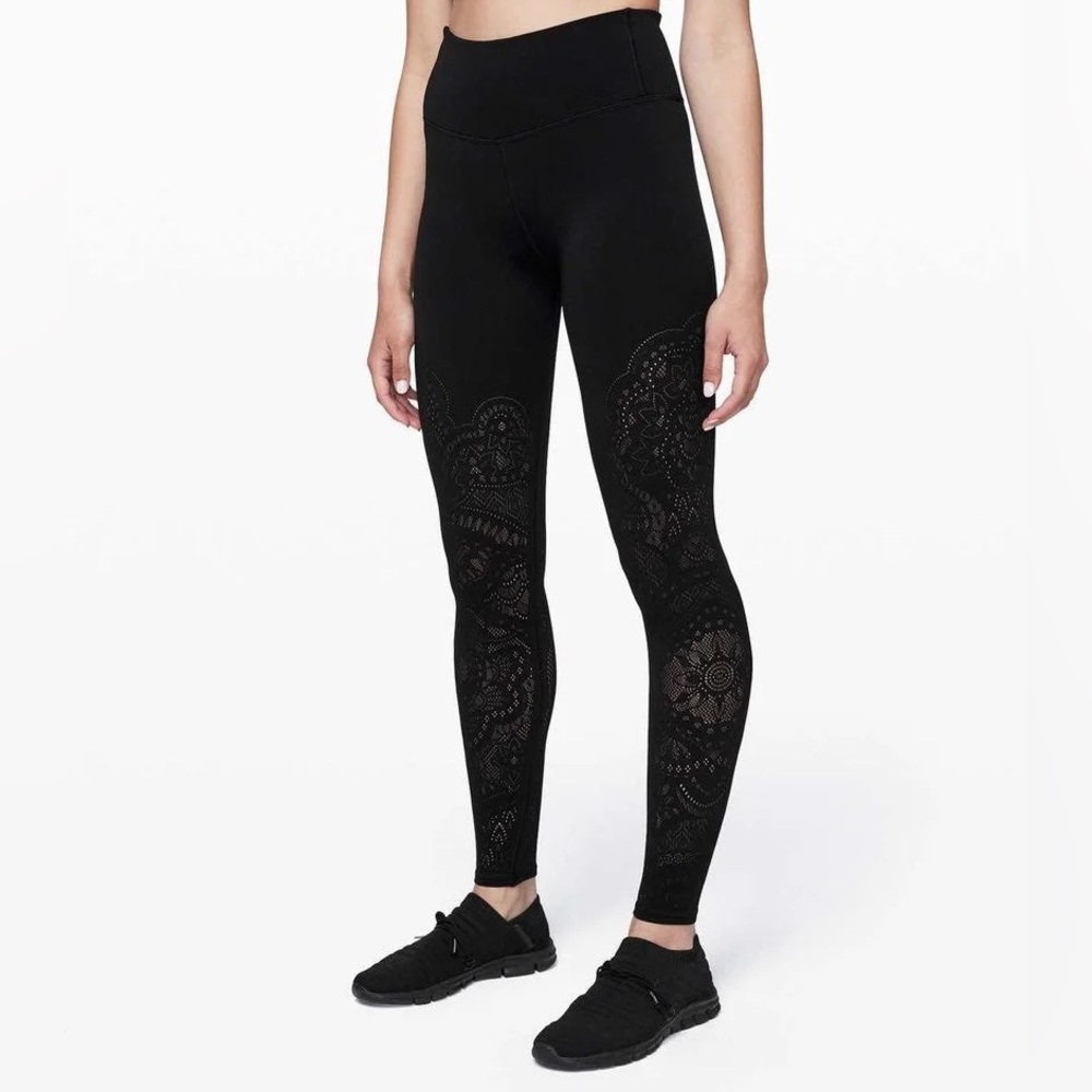 Lululemon high waisted crochet knit patterned leggings